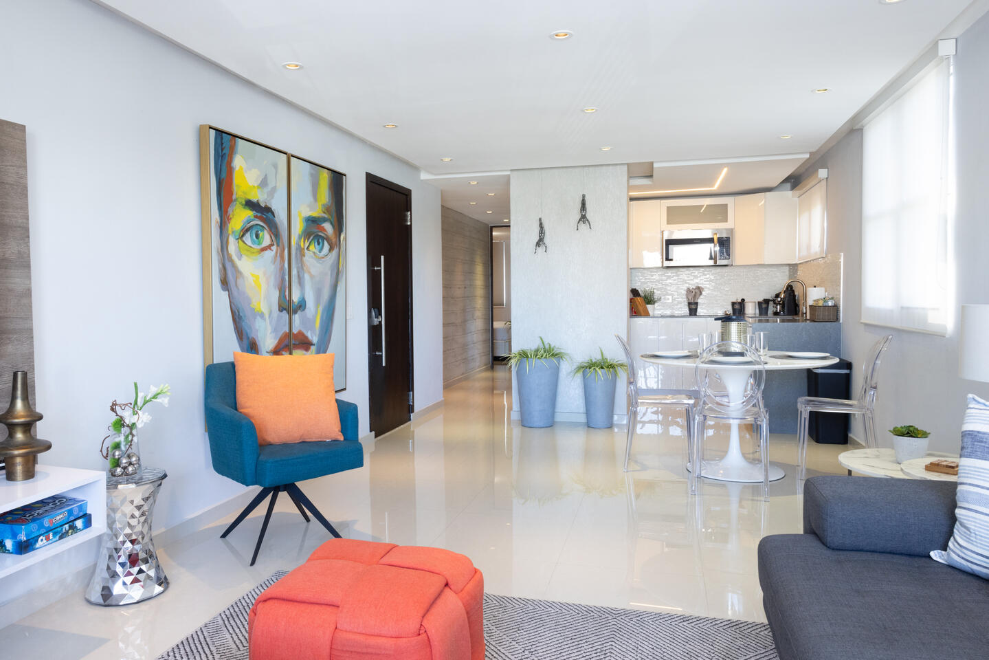 Modern City Apt/Best Location